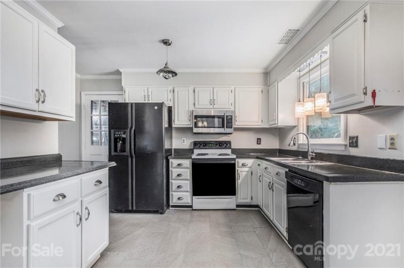 Property image 2 at 601 Bellows Lane, Charlotte, NC 28270