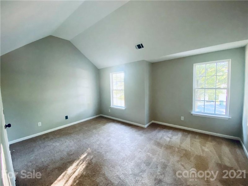 Property image 4 at 912 Grass Hollow Court, Charlotte, NC 28216