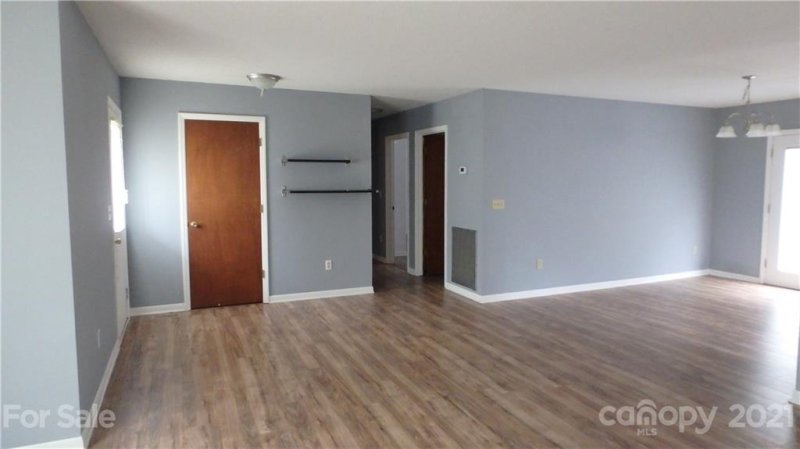 Property image 3 at 3205 44th Avenue Drive, Hickory, NC 28601