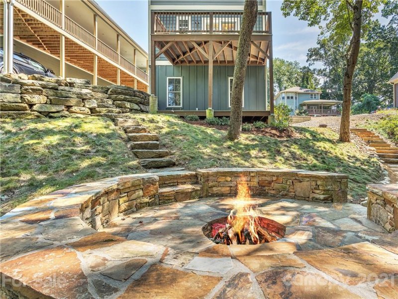 Property image 2 at 83 Galax Avenue, Asheville, NC 28806