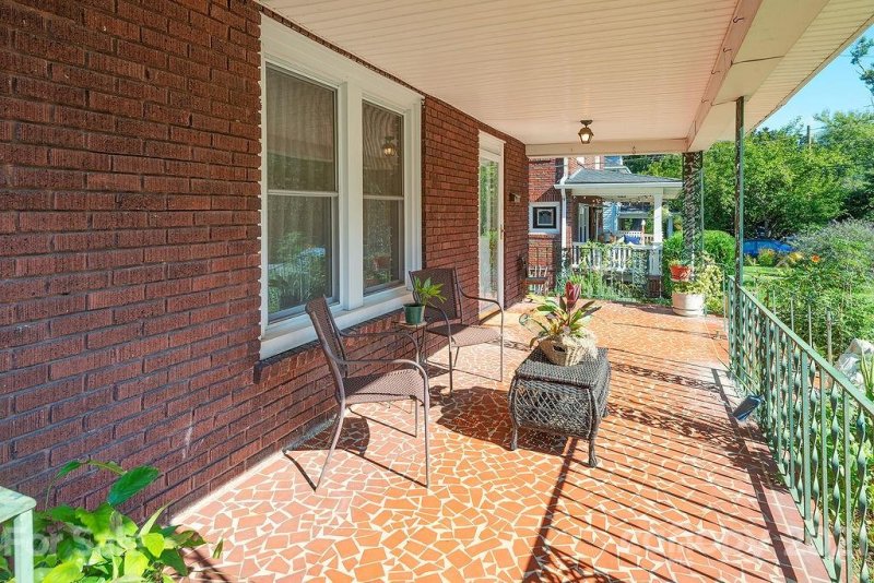 Property image 4 at 35 Melrose Avenue, Asheville, NC 28804