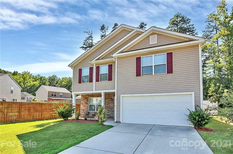 Property image 2 at 3827 Alexander Forest Drive, Charlotte, NC 28269