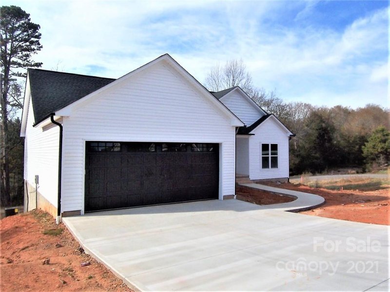 Property image 2 at 300 Hidden Creek Drive, Shelby, NC 28152