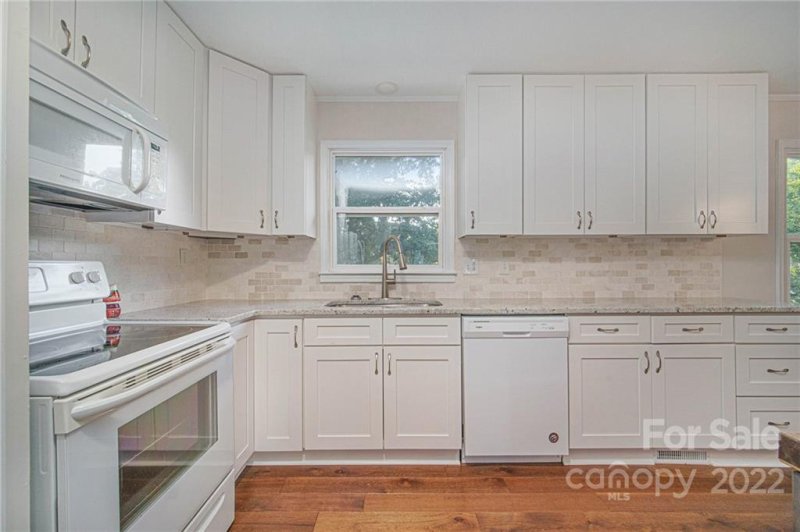 Property image 3 at 411 Ashebrook Park Road, Dallas, NC 28034