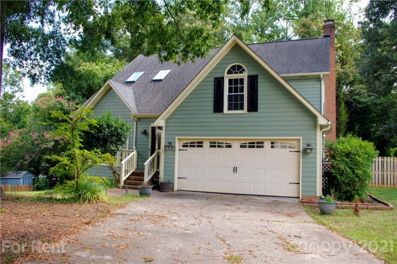 Property image 2 at 20700 Willow Pond Road, Cornelius, NC 28031