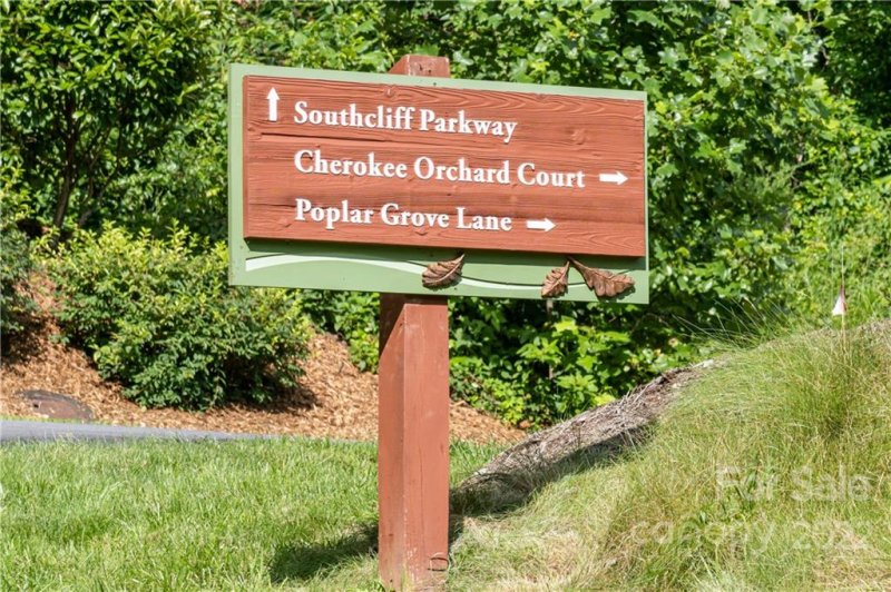 Property image 5 at 456 Southcliff Parkway, Fairview, NC 28730