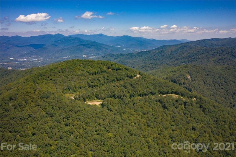 Property image 3 of 516 Southcliff Parkway in Southcliff, Fairview, NC 28730