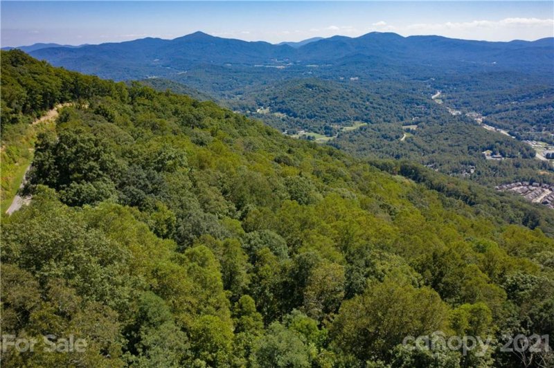 Property image 5 of 516 Southcliff Parkway in Southcliff, Fairview, NC 28730