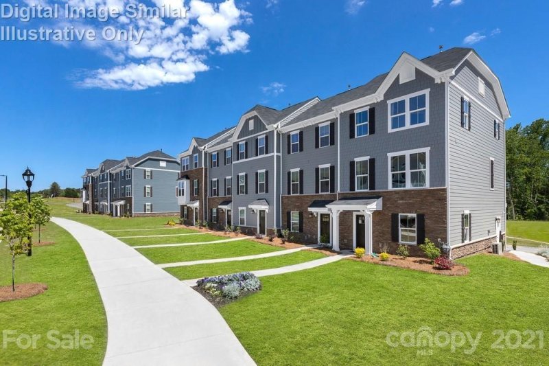 Property image 4 at 1323 Ashbury Street, Charlotte, NC 28216