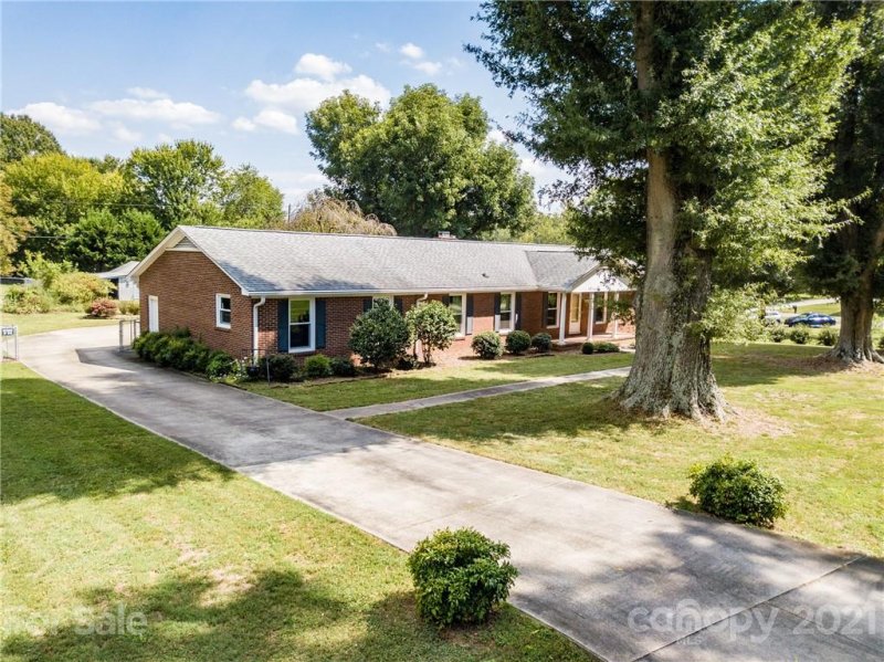 Property image 2 at 202 Fieldcrest Drive, Stanley, NC 28164