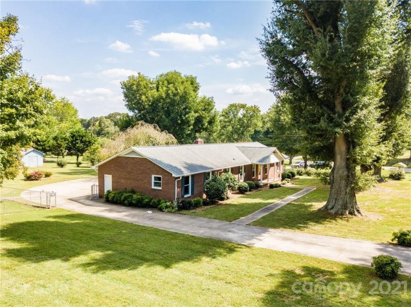 Property image 3 at 202 Fieldcrest Drive, Stanley, NC 28164