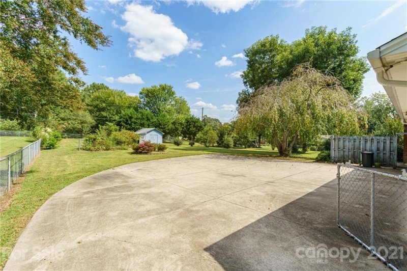 Property image 5 at 202 Fieldcrest Drive, Stanley, NC 28164