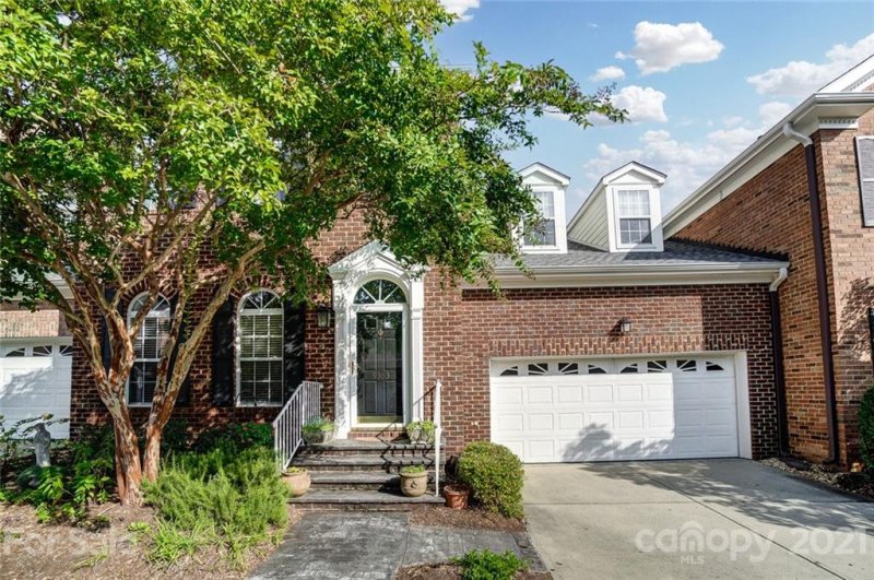 9363 Bonnie Briar Circle