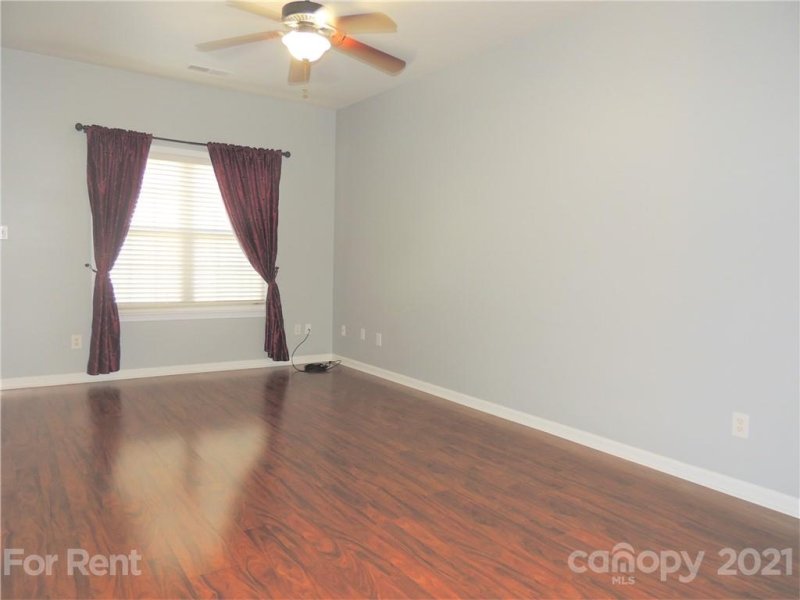 Property image 5 at 2027 Lennox Square Road, Charlotte, NC 28210