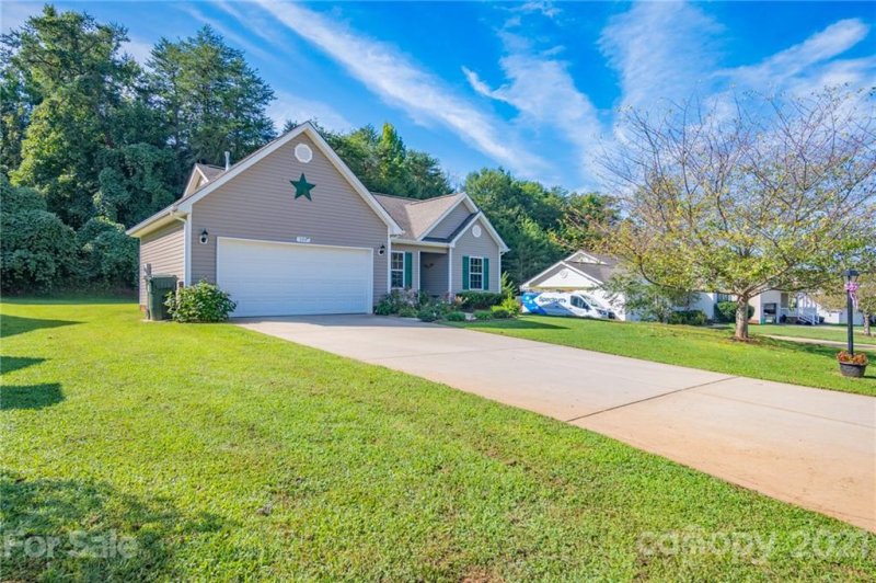 Property image 2 at 526 Pennyfields Lane, Clover, SC 29710