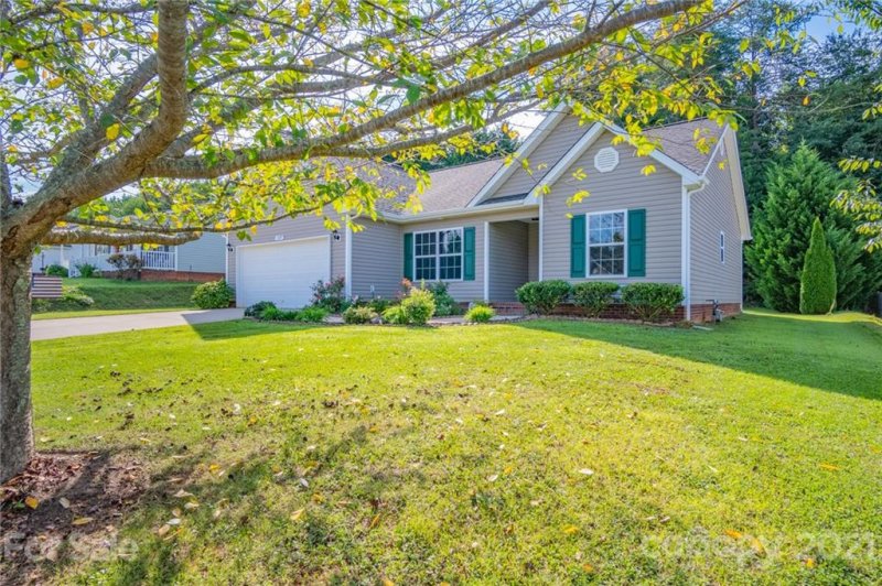Property image 3 at 526 Pennyfields Lane, Clover, SC 29710
