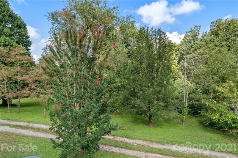 Property image 3 at 52 Point Lookout Circle, Hendersonville, NC 28792