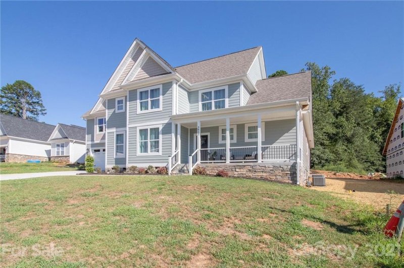 Property image 2 at 3912 13th Street, Hickory, NC 28601