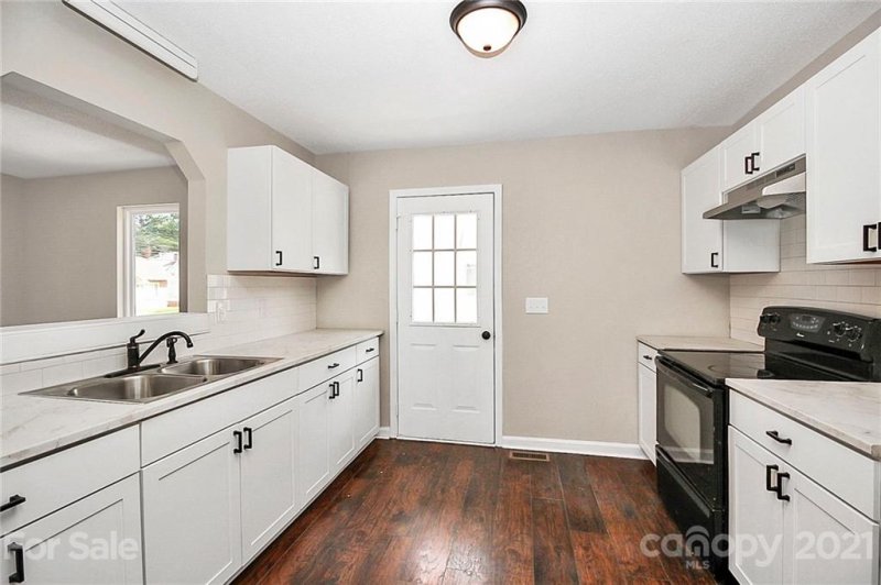 Property image 3 at 521 S Church Street, Salisbury, NC 28144