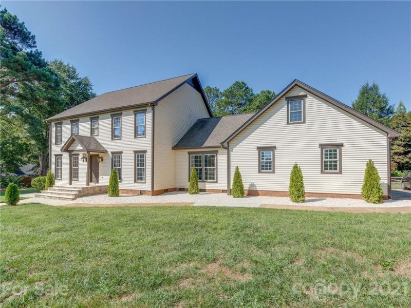 Property image 3 at 1401 Heatherloch Drive, Gastonia, NC 28054