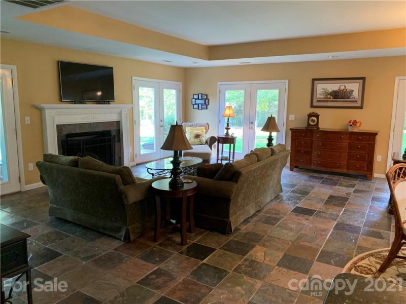 Property image 2 at 308 Melissa Way, Hendersonville, NC 28791