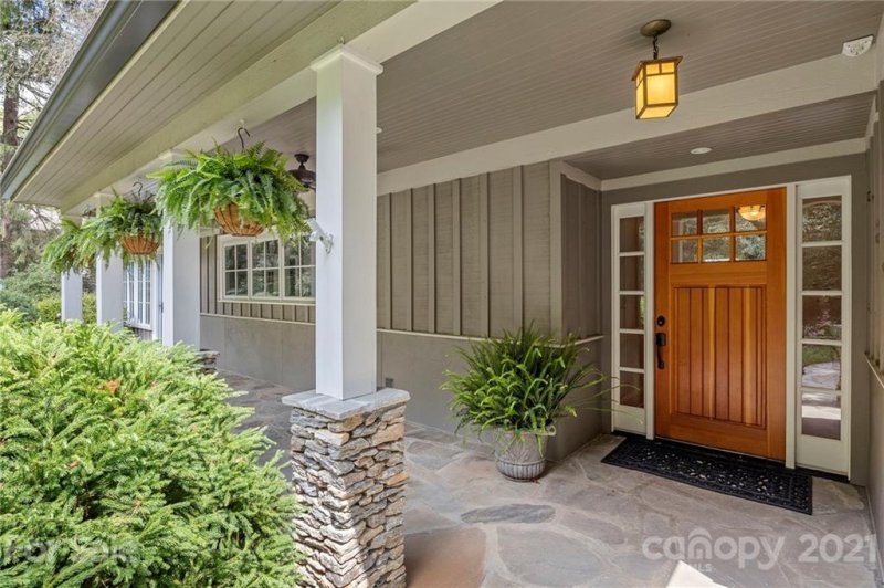 Property image 3 at 138 Cambridge Road, Asheville, NC 28804