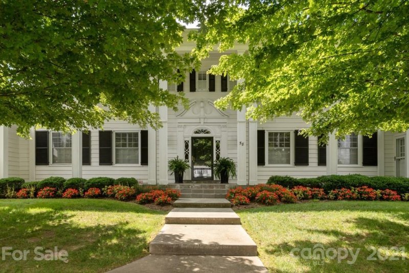 Property image 3 at 58 Towne Place Drive, Hendersonville, NC 28792