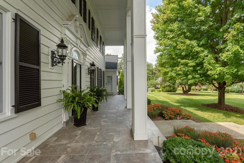 Property image 4 at 58 Towne Place Drive, Hendersonville, NC 28792