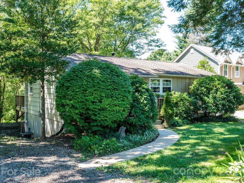 Property image 2 at 34 Rash Road, Asheville, NC 28806