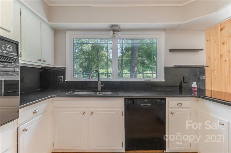 Property image 2 at 5907 Charing Place, Charlotte, NC 28211