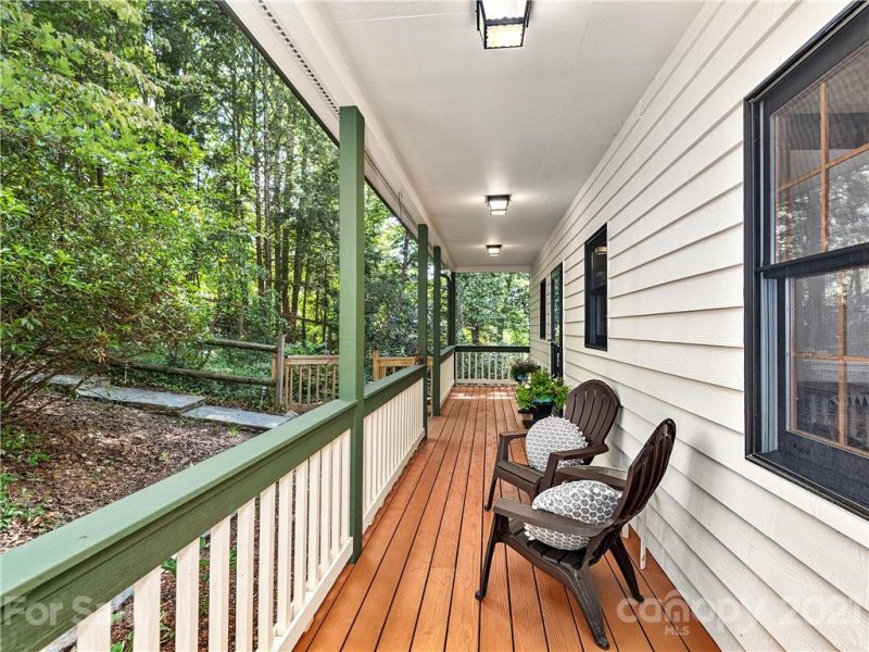 Property image 3 at 108 Welwyn Lane, Asheville, NC 28805