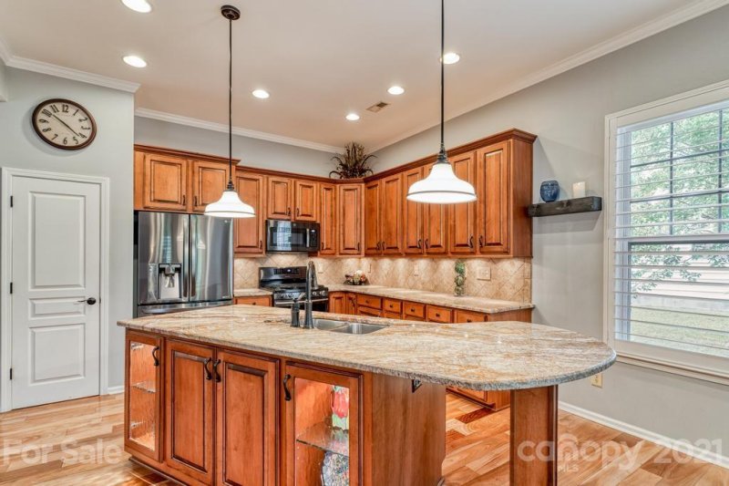 Property image 5 at 1006 Knob Creek Lane, Tega Cay, SC 29708