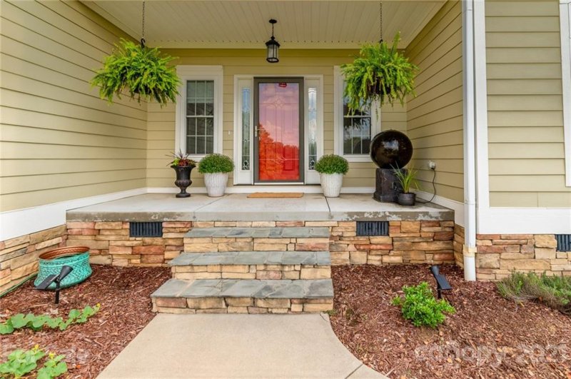 Property image 2 at 112 Winfield Place, Statesville, NC 28625