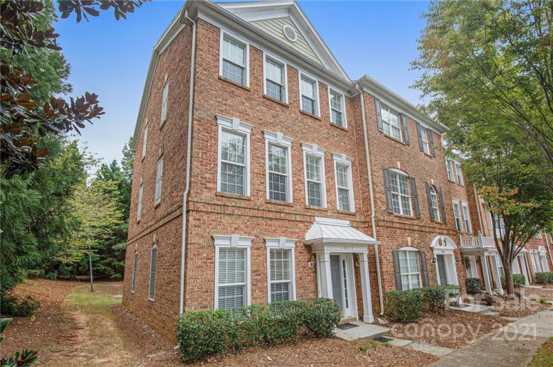 Property image 4 at 10315 Winslet Drive, Charlotte, NC 28277