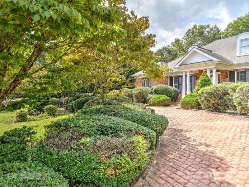 Property image 2 at 14 Ashley Place, Hendersonville, NC 28739