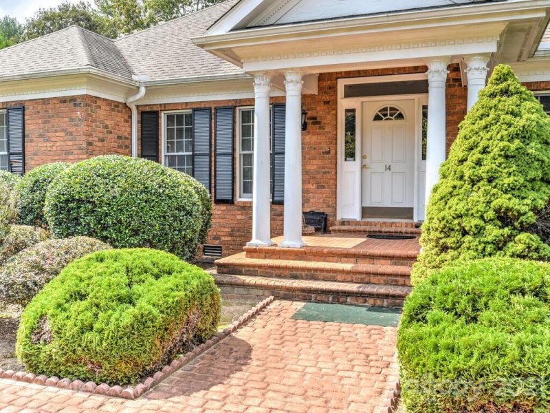 Property image 3 at 14 Ashley Place, Hendersonville, NC 28739