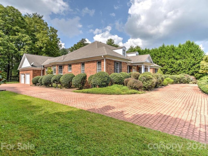 Property image 4 at 14 Ashley Place, Hendersonville, NC 28739