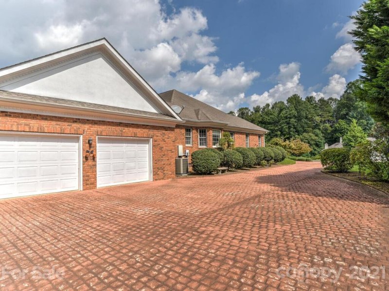 Property image 5 at 14 Ashley Place, Hendersonville, NC 28739