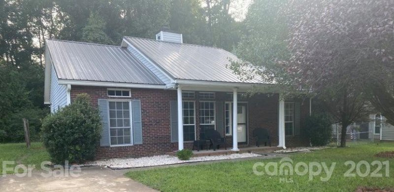 Property image 2 at 423 Cottonwood Park Drive, Charlotte, NC 28214