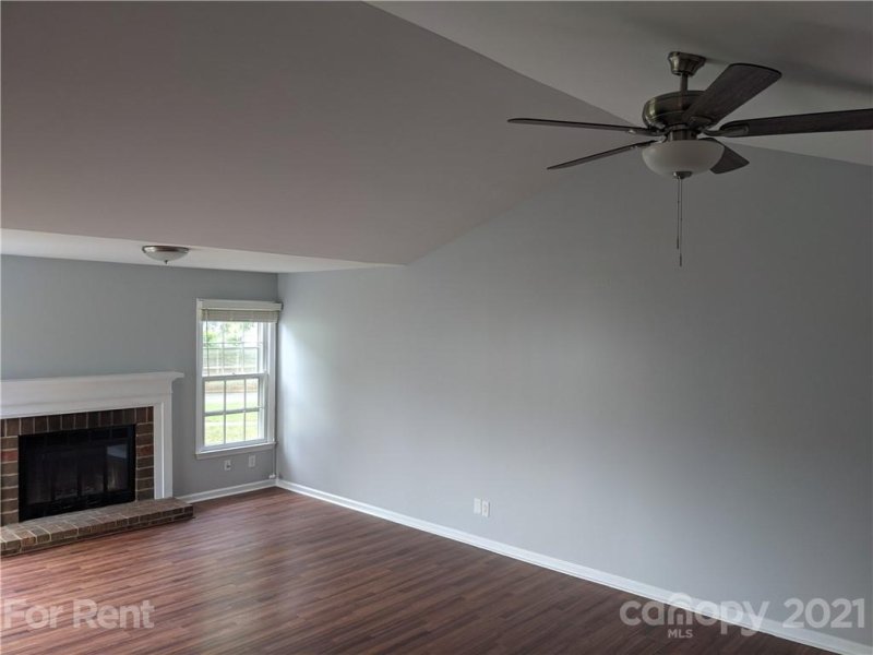 Property image 3 at 3204 Selwyn Farms Lane, Charlotte, NC 28209