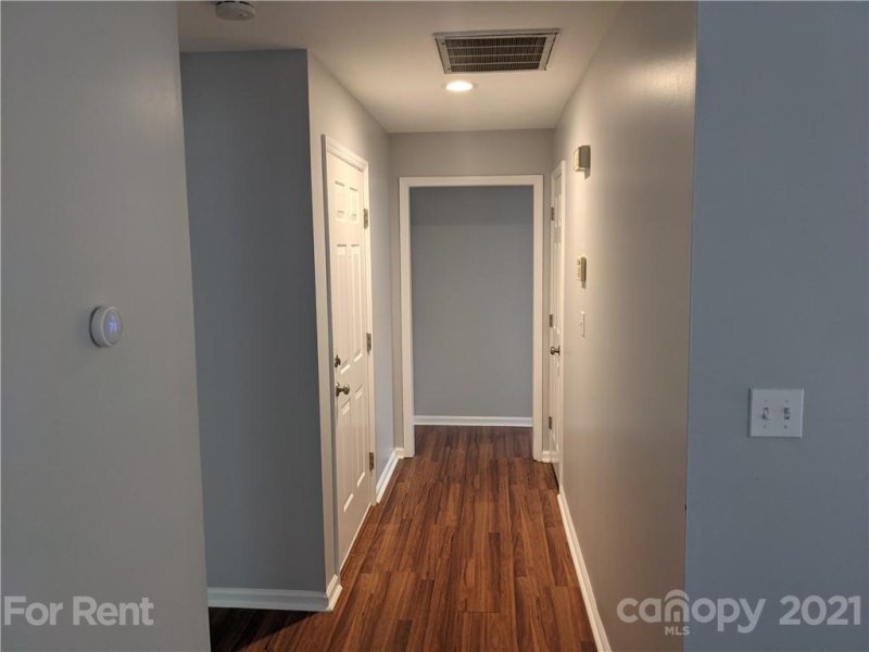 Property image 4 at 3204 Selwyn Farms Lane, Charlotte, NC 28209