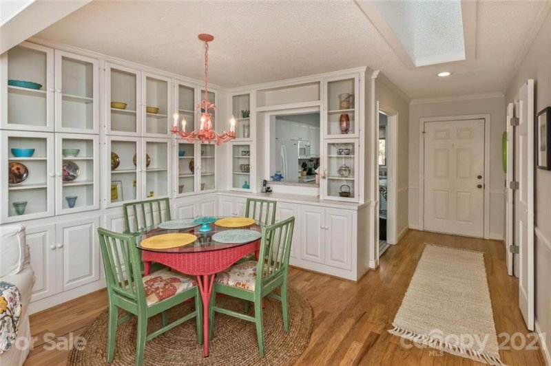 Property image 5 at 104 Beaver Ridge Road, Asheville, NC 28804