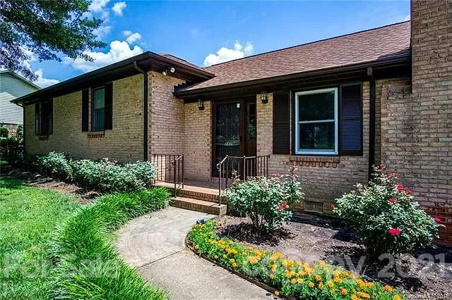 Property image 2 at 2429 Rosemond Circle, Gastonia, NC 28056