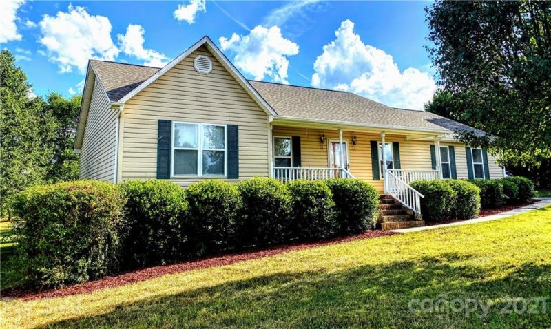 Property image 2 at 116 Stonefield Drive, Statesville, NC 28677