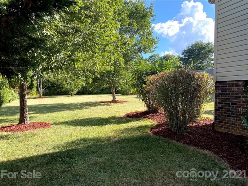 Property image 3 at 116 Stonefield Drive, Statesville, NC 28677