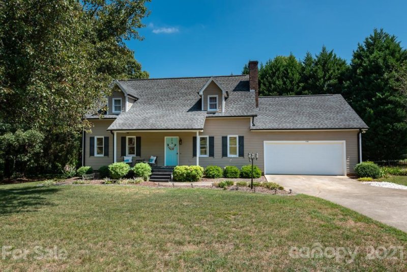 Property image 2 at 4166 Hemingway Drive, Hickory, NC 28601