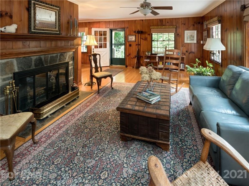 Property image 4 at 221 Robinhood Road, Asheville, NC 28804