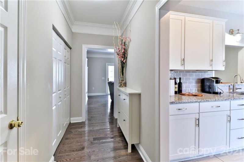 Property image 5 at 6918 Misty Pine Lane, Charlotte, NC 28217