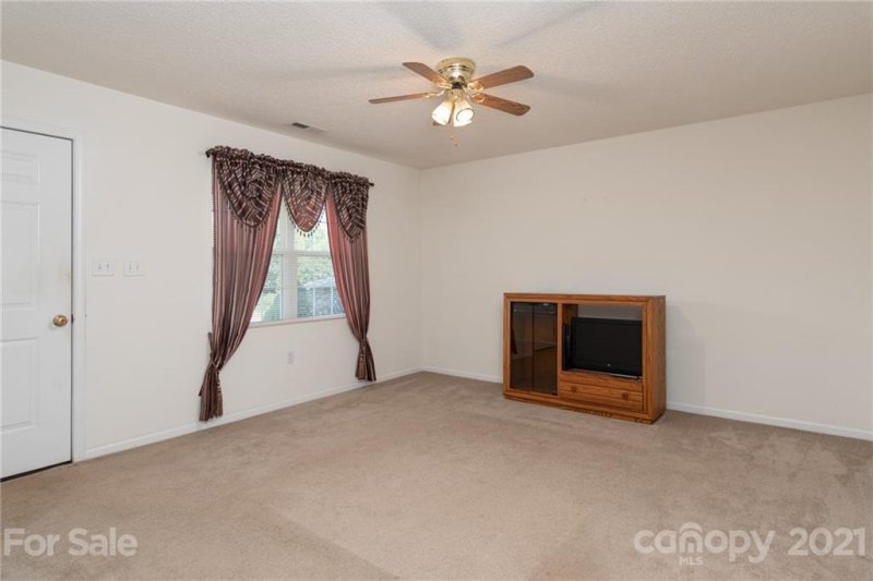 Property image 5 at 1073 Lyndsey Brook Court, Lincolnton, NC 28092