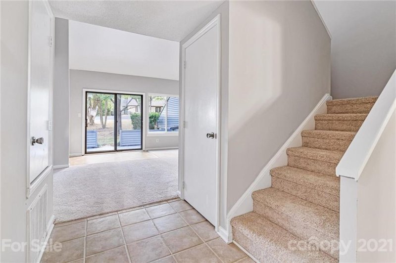 Property image 3 at 6622 Point Comfort Lane, Charlotte, NC 28226